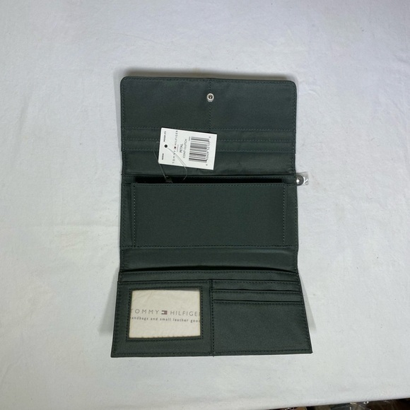 Tommy Hilfiger Green Tri-Fold Wallet NWT - Picture 3 of 5